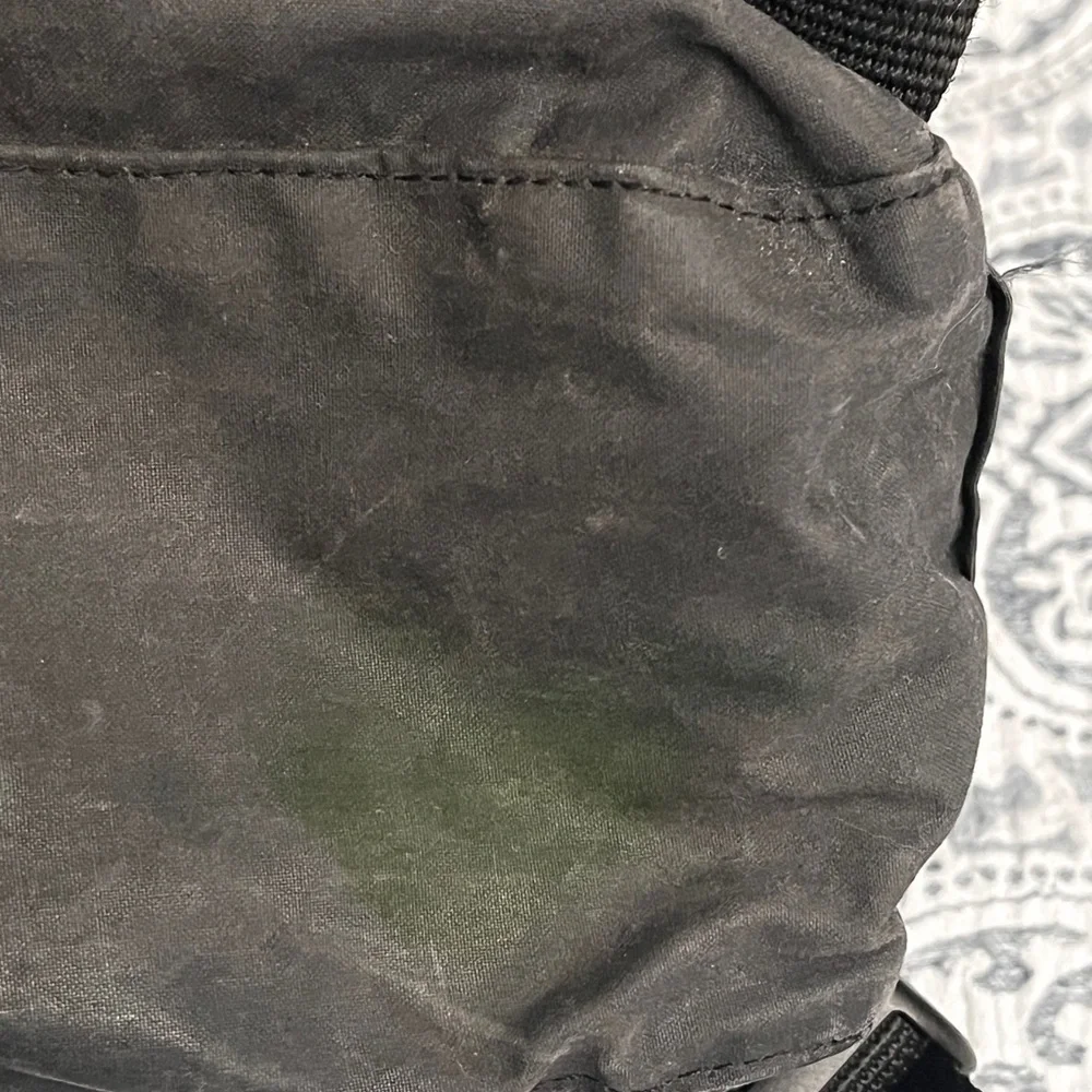 Fjall Raven KÅNKEN Charcoal EVERYDAY OUTDOOR Backpack - Picture 13 of 14